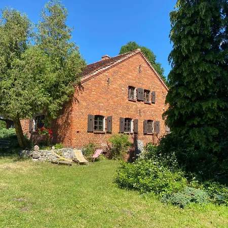 Lakeside Granary Apartment: 19th-century Charm With Park Access * Szteklin