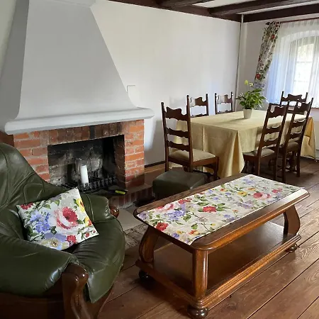 W Xix-wiecznym Spichlerzu Nad Jeziorem Z Dostepem Do Parku I Widokiem Na Dworek Modrzewiowy Z 1823 Roku شقة