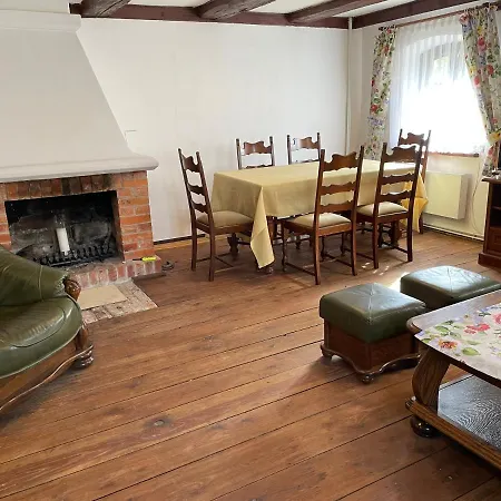 شقة W Xix-wiecznym Spichlerzu Nad Jeziorem Z Dostepem Do Parku I Widokiem Na Dworek Modrzewiowy Z 1823 Roku Szteklin