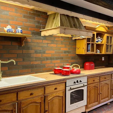 Lakeside Granary Apartment: 19th-century Charm With Park Access Szteklin
