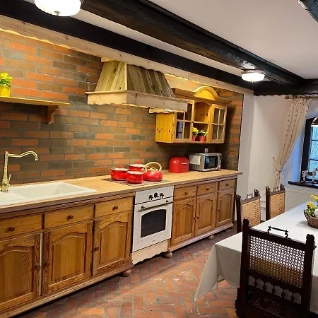 Apartment Lakeside Granary Apartment: 19th-century Charm With Park Access