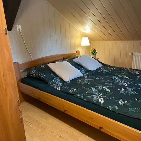 Lakeside Granary Apartment: 19th-century Charm With Park Access Apartment *