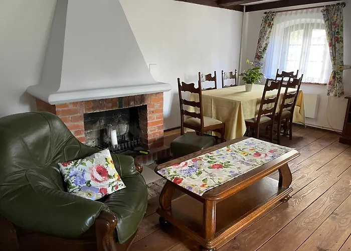 W Xix-wiecznym Spichlerzu Nad Jeziorem Z Dostepem Do Parku I Widokiem Na Dworek Modrzewiowy Z 1823 Roku Daire