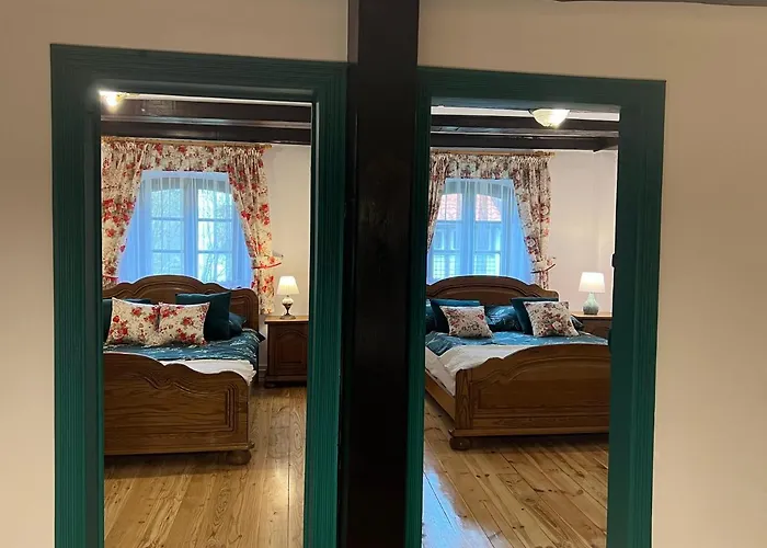 W Xix-wiecznym Spichlerzu Nad Jeziorem Z Dostepem Do Parku I Widokiem Na Dworek Modrzewiowy Z 1823 Roku Daire *