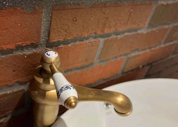 W Xix-wiecznym Spichlerzu Nad Jeziorem Z Dostepem Do Parku I Widokiem Na Dworek Modrzewiowy Z 1823 Roku Daire Szteklin