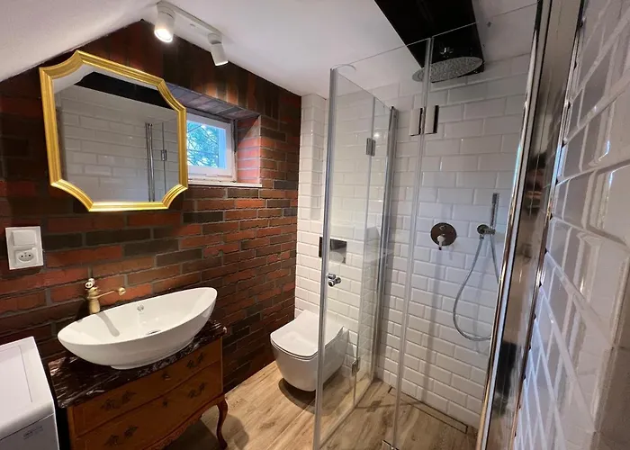 W Xix-wiecznym Spichlerzu Nad Jeziorem Z Dostepem Do Parku I Widokiem Na Dworek Modrzewiowy Z 1823 Roku Daire *