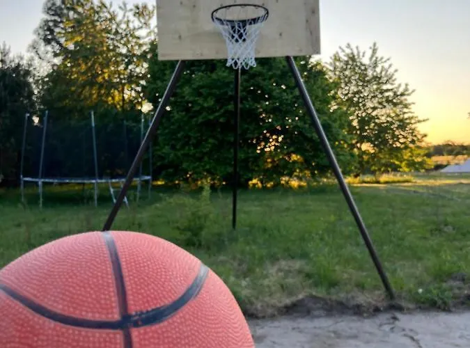 W Xix-wiecznym Spichlerzu Nad Jeziorem Z Dostepem Do Parku I Widokiem Na Dworek Modrzewiowy Z 1823 Roku Daire